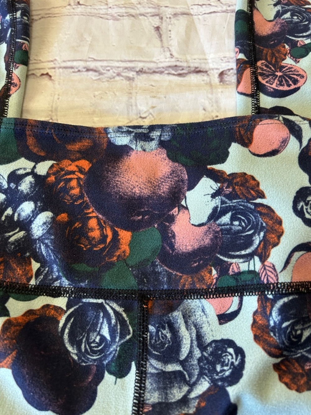 Oiselle Bird Hug Reversible Tights Moody Floral Navy Size 6 Small Soft Pocket - Picture 5 of 8